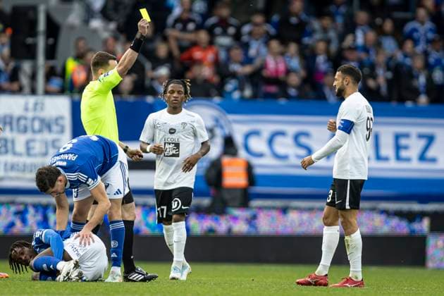 FOOTBALL: Ligue 1 Racing Strasbourg (RCS) vs Angers. 05 10 2025 Stade de la Meinau. Strasbourg - France Haris Belkebla 93 (Angers) carton jaune  Copyright: xelyxandroxcegarrax