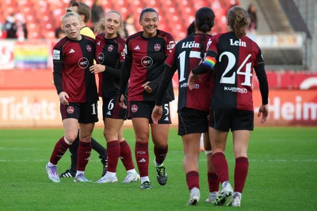 05 10 2025 Soccer Season 2025 2026 1 Google Pixel Women Bundesliga 05 Matchday 1 FC Nürnberg FCN Club Clubfrauen RB Leipzig Sportfoto Zink DCDE xdcxdex Cheering joy at Franziska Mai 18, 1 FC Nürnberg FCN , Alina Mailbeck 6, 1 FC Nürnberg FCN , Clara Fröhlich 5, 1 FC Nürnberg FCN , Selma Licina 17, 1 FC Nürnberg FCN , Nastassja Lein 24, 1 FC Nürnberg FCN