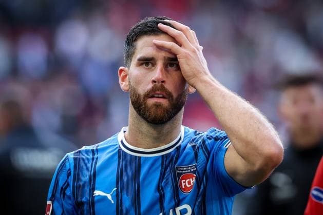 Stefan Schimmer 9 1FC Heidenheim 1846 disappointed with the fans, VfB Stuttgart vs 1 FC Heidenheim 1846, DFL, Bundesliga, Saison 2025 2026, MHP Arena, Hinrunde, 6 Spieltag, 05 10 2025 DFB regulations prohibit any use of photographs as image sequences and or quasi video Stuttgart Baden Wuerttemberg Germany Copyright: xkolbert-press MartinxAgüerax