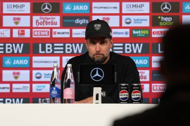 05 10 2025, xrekx, Soccer 1 Bundesliga, VfB Stuttgart 1 FC Heidenheim v l Press Conference Sebastian Hoeneß Trainer VfB Stuttgart DFL DFB REGULATIONS PROHIBIT ANY USE OF PHOTOGRAPHS as IMAGE SEQUENCES and or QUASI VIDEO Stuttgart