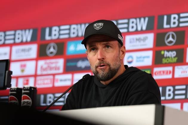 05 10 2025, xrekx, Soccer 1 Bundesliga, VfB Stuttgart 1 FC Heidenheim v l Press Conference Sebastian Hoeneß Trainer VfB Stuttgart DFL DFB REGULATIONS PROHIBIT ANY USE OF PHOTOGRAPHS as IMAGE SEQUENCES and or QUASI VIDEO Stuttgart
