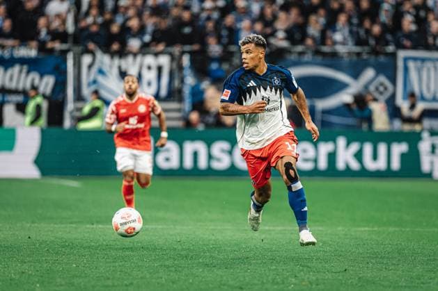 Soccer Men Season 2025 2026 1 Soccer Bundesliga 6 Matchday Hamburger SV vs 1 FSV Mainz 05 05 10 2025 Ransford Yeboah Königsdörffer 11, HSV on the ball Hamburg Volksparkstadion Hamburg Germany