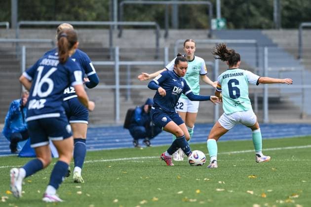 05 10 2025, Football, 2 Womens Bundesliga, 2025 2026, Matchday 6, VfL Bochum 1848 SG 99 Andernach Anna Luisa Figueira Marques 21 Bochum tries to dribble past Lisa Kossmann 6 Andernach