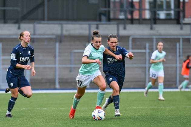 05 10 2025, Football, 2 Womens Bundesliga, 2025 2026, Matchday 6, VfL Bochum 1848 SG 99 Andernach Leonie Wäschenbach 17 Andernach and Emely Joester 16 Bochum fighting for the ball