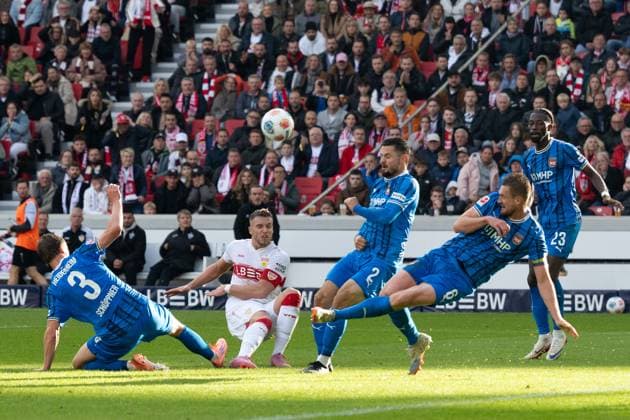 v li Jan Schoeppner FC Heidenheim, 03 , Ermedin Demirovic VfB Stuttgart, 09 , Marnon Busch FC Heidenheim, 02 , Leonardo Scienza FC Heidenheim, 08 , Omar Haktab Traore FC Heidenheim, 23 GER, VfB Stuttgart vs 1 FC Heidenheim, Football, Men, 1 Bundesliga, 6 Matchday, Season 2025 2026, 05 10 2025, DFL DFB REGULATIONS PROHIBIT ANY USE OF PHOTOGRAPHS AS IMAGE SEQUENCES AND OR QUASI VIDEO, GER, VfB Stuttgart vs 1 FC Heidenheim, Football, Men, 1 Bundesliga, 6 Matchday, Season 2025 2026, 05 10 2025 Stuttgart Copyright: xEibner-Pressefoto WolfgangxFrankx EP_WFK
