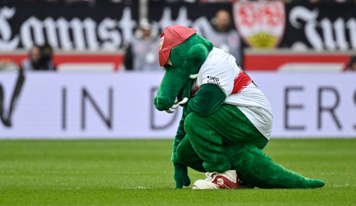 before the start of the match Mascot Fritzle VfB Stuttgart reading out the line-up Action VfB Stuttgart vs 1 FC Heidenheim FCH 05 10 2025 DFL REGULATIONS PROHIBIT ANY USE OF PHOTOGRAPHS AS IMAGE SEQUENCES AND OR QUASI VIDEO VfB Stuttgart vs 1 FC Heidenheim FCH