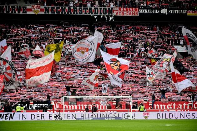 before the start of the match Cannstatter Kurve Fanblock, Fans, Fankurve, Flaggen, Fahnen, Stimmung, atmospheric VfB Stuttgart vs 1 FC Heidenheim FCH 05 10 2025 DFL REGULATIONS PROHIBIT ANY USE OF PHOTOGRAPHS AS IMAGE SEQUENCES AND OR QUASI VIDEO VfB Stuttgart vs 1 FC Heidenheim FCH
