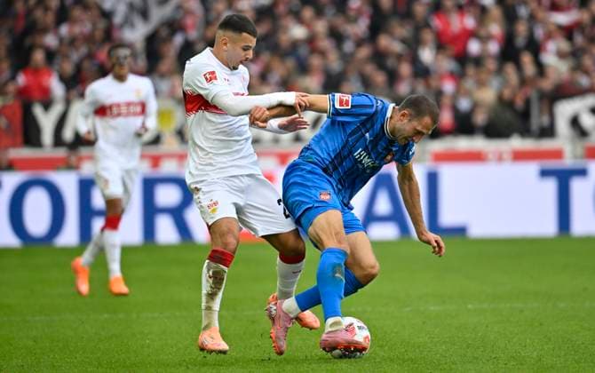 duel, action Badredine Bouanani VfB Stuttgart 27 vs Jonas Foehrenbach 1 FC Heidenheim 1846 FCH 19 VfB Stuttgart vs 1 FC Heidenheim FCH 05 10 2025 DFL REGULATIONS PROHIBIT ANY USE OF PHOTOGRAPHS AS IMAGE SEQUENCES AND OR QUASI VIDEO VfB Stuttgart vs 1 FC Heidenheim FCH