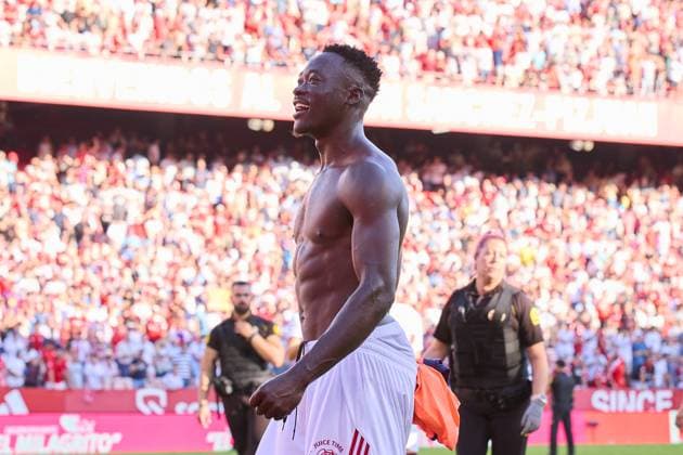 Sevilla FC v FC Barcelona, Barca - LaLiga EA Sports SEVILLE, SPAIN - OCTOBER 5: Akor Adams of Sevilla FC celebrates after the LaLiga EA Sports match between Sevilla FC and FC Barcelona at Ramon Sanchez Pizjuan Stadium on October 5, 2025 in Seville, Spain. (Photo by Gabriel Colchero Photo Players Images Magara Press) Seville Ramon Sanchez Pizjuan Stadium Spain Copyright: xGabrielxColcherox