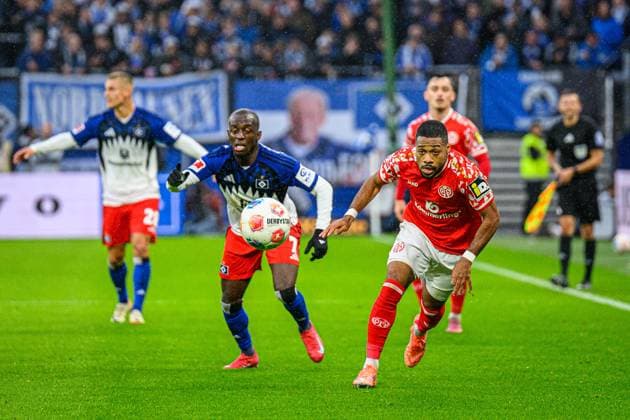 Soccer I Men I Season 2025 2026 I Bundesliga I 6 Matchday I Hamburger SV 1 FSV Mainz 05 I 05 10 2025 Jean Luc DompÃ 7, Hamburger SV , Arnaud Nordin 9, 1 FSV Mainz 05 Hamburg Volksparkstadion Hamburg Germany Copyright: xLobecax xHenningxRohlfsx