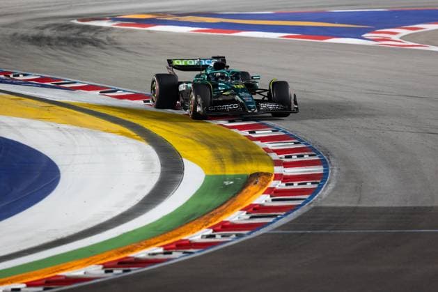 F1 - SINGAPORE GRAND PRIX 2025 18 STROLL Lance (can), Aston Martin F1 Team AMR25, action during the 2025 Formula 1 Singapore Grand Prix, 18th round of the 2025 FIA Formula One World Championship, WM, Weltmeisterschaft from October 3 to 5, 2025 on the Marina Bay Street Circuit, in Singapore - SingaporeSingapore  Copyright: xDPPIx
