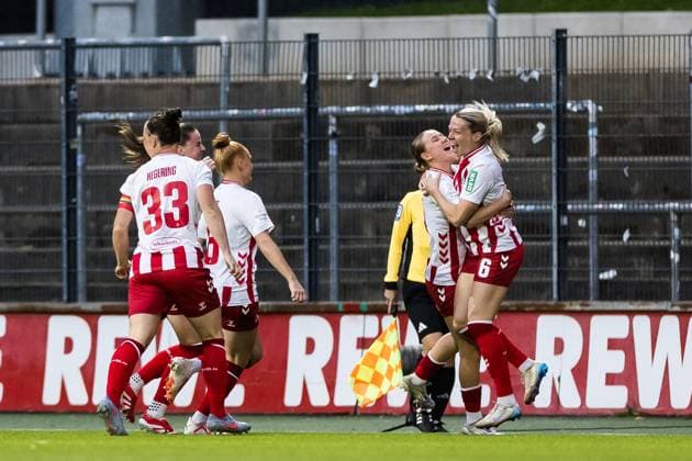 Google Pixel Womens Bundesliga, 1 FC Köln Bayer 04 Leverkusen 05 10 2025 Cheering after the 1 0 by Sandra Jessen 1 FC Köln, 6 , Goal, Goal celebration Google Pixel Womens Bundesliga, 1 FC Köln Bayer 04 Leverkusen Köln, Franz Kremer Stadium on 05 10 2025 DFB REGULATIONS PROHIBIT ANY USE OF PHOTOGRAPHS AS IMAGE SEQUENCES AND OR QUASI VIDEO Copyright: xBEAUTIFULxSPORTS Wunderlx