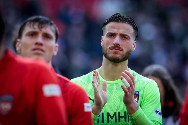 Diant Ramaj 41 1FC Heidenheim 1846 disappointed with the fans, VfB Stuttgart vs 1 FC Heidenheim 1846, DFL, Bundesliga, Saison 2025 2026, MHP Arena, Hinrunde, 6 Spieltag, 05 10 2025 DFB regulations prohibit any use of photographs as image sequences and or quasi video Stuttgart Baden Wuerttemberg Germany Copyright: xkolbert-press MartinxAgüerax