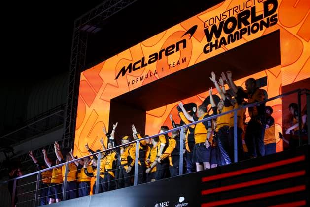 F1 - SINGAPORE GRAND PRIX 2025 McLaren F1 Team constructor world champions during the 2025 Formula 1 Singapore Grand Prix, 18th round of the 2025 FIA Formula One World Championship, WM, Weltmeisterschaft from October 3 to 5, 2025 on the Marina Bay Street Circuit, in Singapore - SingaporeSingapore  Copyright: xXavixBonillax