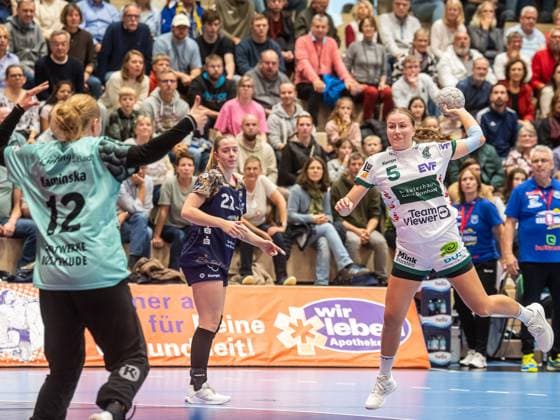 Ann Kynast Frisch Auf Women, 05 on the tempo counterattack, Buxtehuder SV vs Frisch Auf Goeppingen, Handball, 1 Bundesliga, Season 2025 2026, 05 10 2025 Buxtehuder SV vs Frisch Auf Goeppingen, Handball, 1 Bundesliga, Season 2025 2026, 05 10 2025 Buxtehude Copyright: xEibner-Pressefoto MichaelxSchmidx EP_MST