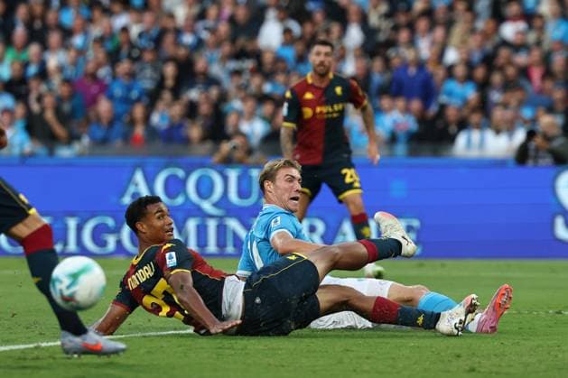 Napoli™s Rasmus Hojlund during the Serie A soccer match between Napoli and Genoa at the Diego Armando Maradona Stadium in Naples, southern italy - Sunday , October 05 , 2025. - Soccer .  Copyright: xAlessandroxGarofalo LaPressex