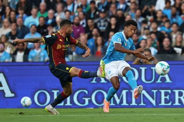 Napoli s David Neres during the Serie A soccer match between Napoli and Genoa at the Diego Armando Maradona Stadium in Naples, southern italy - Sunday , October 05 , 2025. - Soccer .  Copyright: xAlessandroxGarofalo LaPressex