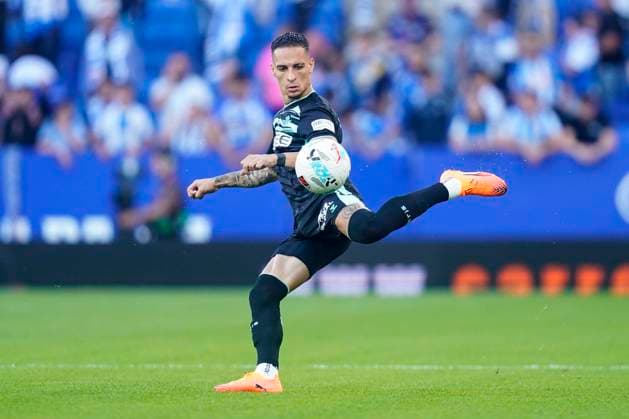 ESP: RCD Espanyol v CA Osasuna. La Liga EA Sports. Date 8 Antony of Real Betis during the La Liga EA Sports match between RCD Espanyol and Real Betis played at RCDE Stadium on October 5, 2025 in Barcelona, Spain. kpng Copyright: xSergioxRuizx xPRESSINx PS_2501005_ESP_BET_2526_004