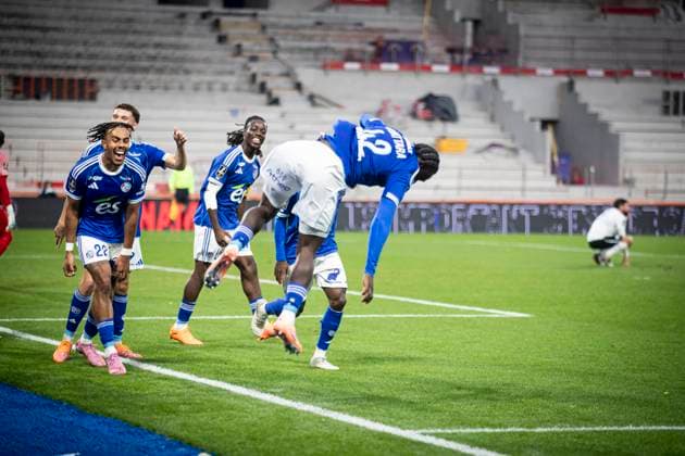 FOOTBALL: Ligue 1 Racing Strasbourg (RCS) vs Angers. 05 10 2025 Stade de la Meinau. Strasbourg - France Joie des joueurs de l equipe de Racing Strasbourg apres le but de Abdoul Ouattara 42 (RCS)  Copyright: xElyxandroxCEGARRAx
