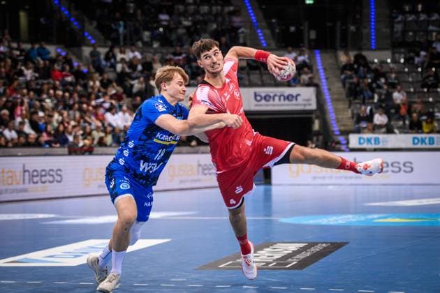 Nikolaj Enderleit MT Melsungen, 04 vs Linus Schmid TVB Stuttgart, 18 GER, TVB 1898 Stuttgart MT Melsungen, DAIKIN HBL, Handball, Bundesliga, Matchday 7, Season 2025 2026, 05 10 2025 GER, TVB 1898 Stuttgart Frisch Auf Goeppingen, DAIKIN HBL, Handball, Bundesliga, Matchday 7, Season 2025 2026, 05 10 2025 Stuttgart Copyright: xSandyxDinkelackerx EP_SDR