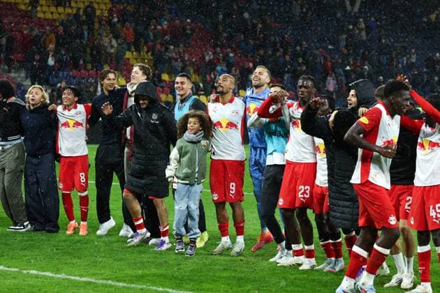 SOCCER - BL, RBS vs Rapid SALZBURG,AUSTRIA,05.OCT.25 - SOCCER - ADMIRAL Bundesliga, Red Bull Salzburg vs SK Rapid Wien. Image shows the celebration of RBS.  GEPAxpictures xDavidxGeieregger