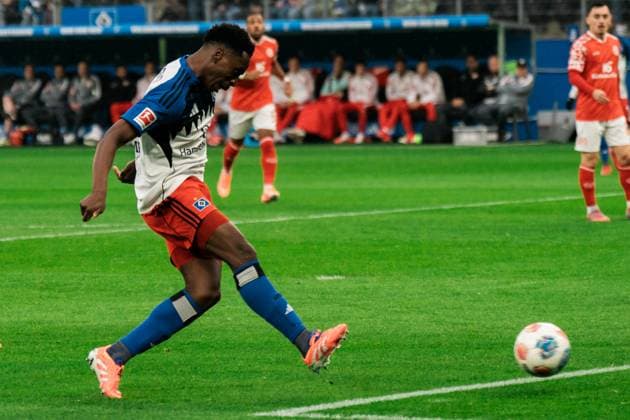Germany, Soccer, 1 Bundesliga 2025 26, Matchday 6 HSV vs 1 FSV Mainz Volksparkstadion Hamburg Albert Sambi Lokonga HSV, 6 Goal shot for 1 0 for HSV Copyright: xJamesxZabelx