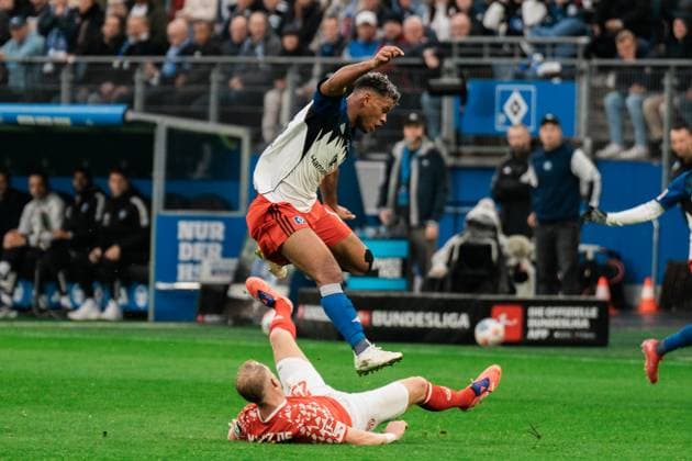 Germany, Soccer, 1 Bundesliga 2025 26, Matchday 6 HSV vs 1 FSV Mainz Volksparkstadion Hamburg Ransford Königsdörffer HSV, 11 in duel Copyright: xJamesxZabelx