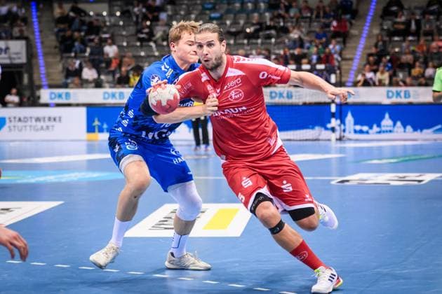 Olle Forsell Schefvert MT Melsungen, 25 prevails against Linus Schmid TVB Stuttgart, 18 GER, TVB 1898 Stuttgart MT Melsungen, DAIKIN HBL, Handball, Bundesliga, Matchday 7, Season 2025 2026, 05 10 2025 GER, TVB 1898 Stuttgart Frisch Auf Goeppingen, DAIKIN HBL, Handball, Bundesliga, Matchday 7, Season 2025 2026, 05 10 2025 Stuttgart Copyright: xSandyxDinkelackerx EP_SDR