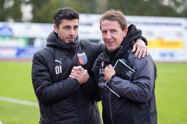 Soccer I Men I Season 2025 2026 I Regionalliga Nord I 13 Matchday I SV Drochtersen Assel Hannover 96 II I 05 10 2025 Oliver Ioannou Coach Coach, SV Drochtersen Assel , Daniel Stendel Coach, Hannover 96 II Drochtersen Kehdinger Stadion Niedersachsen Germany Copyright: xLobeca JörgxStruwex