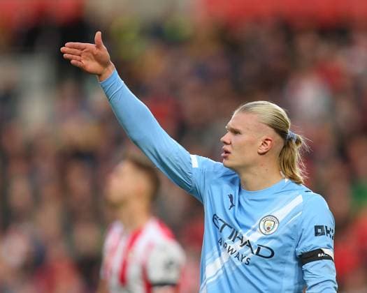 London, England, October 05 2025: Erling Haaland (9 Manchester City) during the Premier League game between Brentford and Manchester City at Gtech Community Stadium in London, England. (Photo by Jay Patel Sports Press Photo SPP) Copyright: xJayxPatel SportsxPressxPhoto SPPx Sportspressphoto_SPR38677