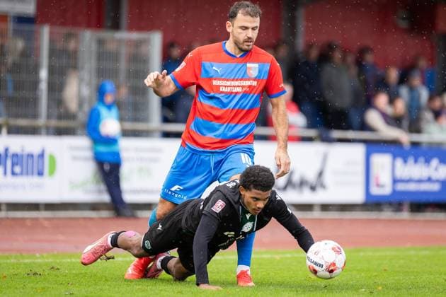 Soccer I Men I Season 2025 2026 I Regionalliga Nord I 13 Matchday I SV Drochtersen Assel Hannover 96 II I 05 10 2025 Haris Hyseni 10, SV Drochtersen Assel , Jeremie Niklaus 29, Hannover 96 II Drochtersen Kehdinger Stadion Niedersachsen Germany Copyright: xLobeca JörgxStruwex