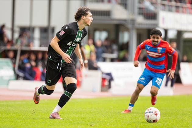 Soccer I Men I Season 2025 2026 I Regionalliga Nord I 13 Matchday I SV Drochtersen Assel Hannover 96 II I 05 10 2025 Ilias Ebnoutalib 4, Hannover 96 II Drochtersen Kehdinger Stadion Niedersachsen Germany Copyright: xLobeca JörgxStruwex