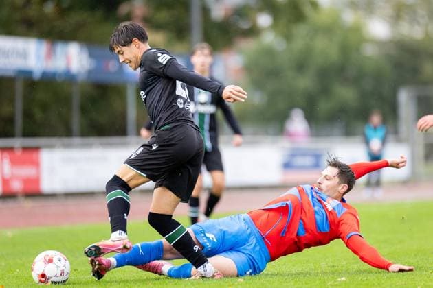 Soccer I Men I Season 2025 2026 I Regionalliga Nord I 13 Matchday I SV Drochtersen Assel Hannover 96 II I 05 10 2025 Mark Gevorgyan 28, Hannover 96 II , Nikola Serra 4, SV Drochtersen Assel Drochtersen Kehdinger Stadion Niedersachsen Germany Copyright: xLobeca JörgxStruwex