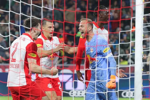 SOCCER - BL, RBS vs Rapid SALZBURG,AUSTRIA,05.OCT.25 - SOCCER - ADMIRAL Bundesliga, Red Bull Salzburg vs SK Rapid Wien. Image shows Alexander Schlager (RBS).  GEPAxpictures xMathiasxMandl
