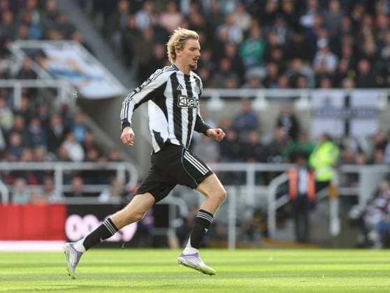 Newcastle Upon Tyne, England, 5th October 2025. Nick Woltemade of Newcastle United during the Newcastle United vs Nottingham Forest Premier League match at St. James Park, Newcastle Upon Tyne. Picture credit should read: Nigel Roddis Sportimage EDITORIAL USE ONLY. No use with unauthorised audio, video, data, fixture lists, club league logos or live services. Online in-match use limited to 120 images, no video emulation. No use in betting, games or single club league player publications. SPI_043_NR_NEWC_NOTT SPI-4199-0043
