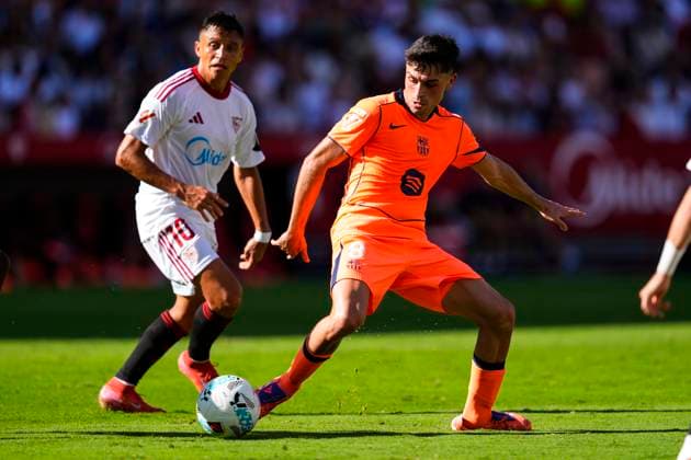 October 5, 2025, Sevilla, Sevilla, SPAIN: Pedri of FC Barcelona, Barca in action during the Spanish league, LaLiga EA Sports, football match played between Sevilla FC and FC Barcelona at Ramon Sanchez-Pizjuan stadium on October 5, 2025, in Sevilla, Spain. Sevilla SPAIN - ZUMAa181 20251005_zaa_a181_116 Copyright: xJoaquinxCorcherox