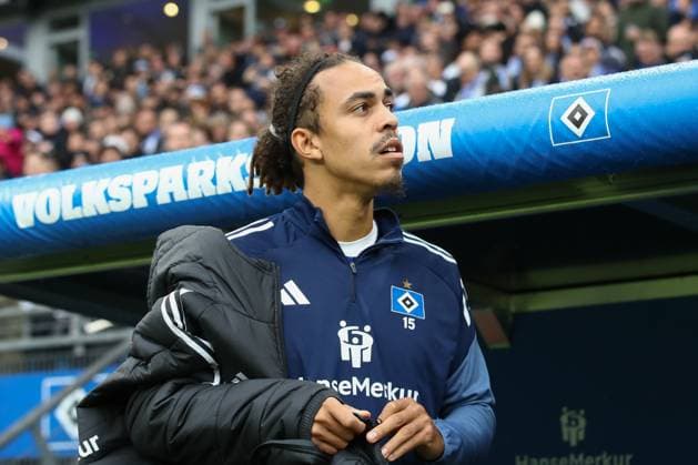 05 10 2025, xtgx, Soccer 1 Bundesliga, Hamburger SV 1 FSV Mainz 05 emspor, v l Yussuf Poulsen HSV, 15 Substitutes, Substitutes DFL DFB REGULATIONS PROHIBIT ANY USE OF PHOTOGRAPHS as IMAGE SEQUENCES and or QUASI VIDEO Hamburg