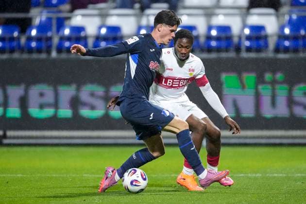 v li Luca Erlein TSG II 24 , Mohamed Sankoh VfB II, 44 , duel, duel, tackle, tackling, dynamics, action, action, 05 10 2025, Sinsheim Germany , Football, 3 Liga, TSG 1899 Hoffenheim II VfB Stuttgart II, DFB DFL REGULATIONS PROHIBIT ANY USE OF PHOTOGRAPHS AS IMAGE SEQUENCES AND OR QUASI VIDEO xozx