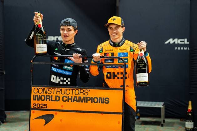 F1 Singapore Grand Prix 2025 Oscar Piastri (Aus) of McLaren Racing 81 and Lando Norris (Gbr) of McLaren Racing 4 celebrating the McLaren Constructor championship win on Sunday during Formula 1 Singapore Airlines Singapore Grand Prix 2025 at the Marina Bay Street Circuit on October 5, 2025 Photo by Antoine Lapeyre ABACAPRESS.COM Singapore Singapore  Copyright: xLapeyrexAntoine ABACAx
