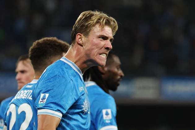 Napoli™s Rasmus Hojlund celebrates after scoring goal 2-1 during the Serie A soccer match between Napoli and Genoa at the Diego Armando Maradona Stadium in Naples, southern italy - Sunday , October 05 , 2025. - Soccer .  Copyright: xAlessandroxGarofalo LaPressex