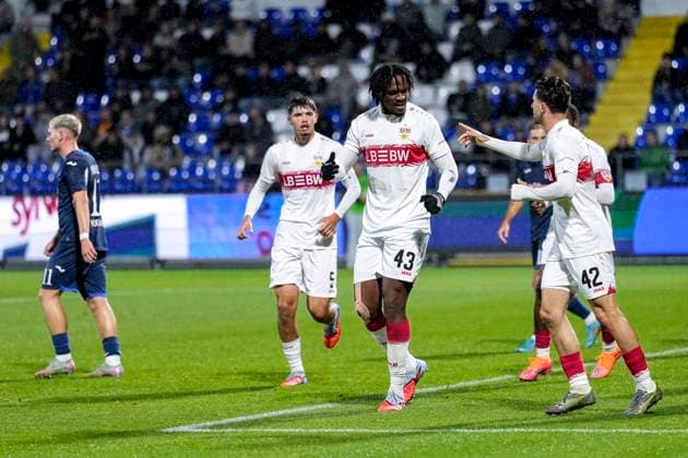 from left Mirza Catovic VfB II, 5 , scorer Dan Axel Zagadou VfB II, 43 , Leonidas Stergiou VfB II, 42 , players of VfB Stuttgart II U21 , celebrate the goal to 0 1, cheer, goal celebration, celebrate the goal, goal, celebration, cheers about the goal, rejoice, joy, rejoices, optimistic, positive, game scene, highlight, action, 05 10 2025, Sinsheim Germany , football, 3 Liga, TSG 1899 Hoffenheim II VfB Stuttgart II, DFB DFL REGULATIONS PROHIBIT ANY USE OF PHOTOGRAPHS AS IMAGE SEQUENCES AND OR QUASI VIDEO xozx