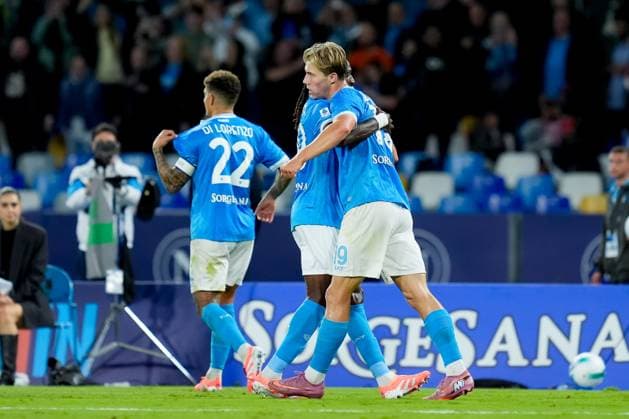SSC Napoli v Genoa CFC - Serie A Enilive Rasmus Hojlund of SSC Napoli celebrates after scoring second goal during the serie Serie A Enilive match between SSC Napoli and Genoa CFC at Stadio Diego Armando Maradona on October 5, 2025 in Naples, Italy Naples Stadio Diego Armando Maradona Naples Italy Copyright: xGiuseppexMaffiax 251005_SerieA_Napoli-Genoa_4619