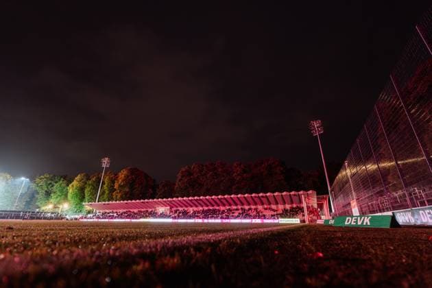 Football, Women, 1st BL, 1. FC Köln - Bayer 04 Leverkusen, match abandoned after floodlight failure