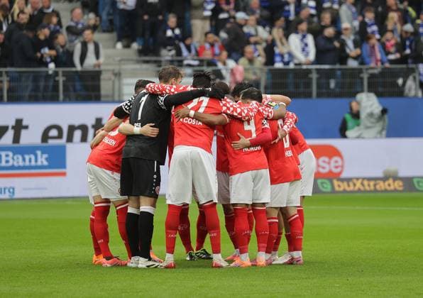 Team circle Mainz Football, Men, Season 2025 2026,1 League, Volksparkstadion, Hamburger SV vs 1 FSV Mainz 05, 4 0 DFL REGULATIONS PROHIBIT ANY USE OF PHOTOGRAPHS AS IMAGE SEQUENCES AND OR QUASI VIDEO