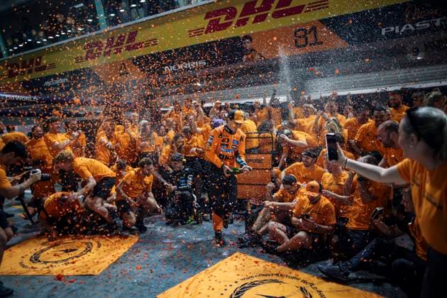 F1 - SINGAPORE GRAND PRIX 2025 McLaren F1 Team celebration constructors world champions NORRIS Lando (gbr), McLaren F1 Team MCL39, portrait PIASTRI Oscar (aus), McLaren F1 Team MCL39, portrait STELLA Andrea (ita), Team Principal of McLaren F1 Team, portrait during the 2025 Formula 1 Singapore Grand Prix, 18th round of the 2025 FIA Formula One World Championship, WM, Weltmeisterschaft from October 3 to 5, 2025 on the Marina Bay Street Circuit, in Singapore - SingaporeSingapore Copyright: xXavixBonillax