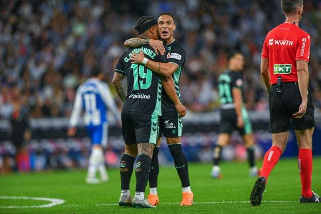 RCD ESPANYOL v REAL BETIS. RCDE STADIUM BARCELONA. October 5,2025 RCD ESPANYOL vs REAL BETIS October 5,2025 Ez Abde (10) of Real Betis celebrates scoring his team s first goal with Antony (7) of Real Betis during the match between RCD Espanyol and Real Madrid corresponding to the eighth day of La Liga EA Sports at RCDE Stadium in Barcelona, Spain. Cornella El Prat ESP Copyright: xS.xRosx