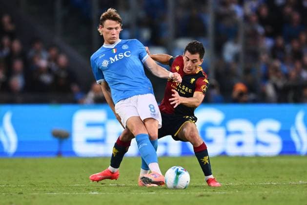 CALCIO - Serie A - SSC Napoli vs Genoa CFC Scott Mctominay of S.S.C. Napoli is in action during the 6th day of the Serie A Championship between S.S.C. Napoli and Genoa C.F.C. at the Diego Armando Maradona Stadium on October 5, 2025 in Naples, Italy. Naples Italy  Copyright: xIPAxSport ABACAx