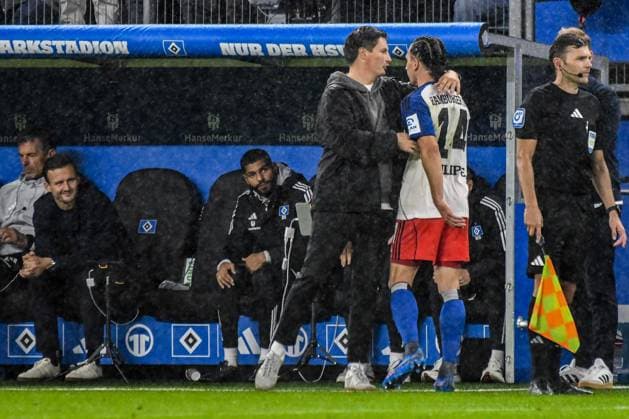 Coach Merlin Polzin high-fives Rayan Philippe HSV Germany , Hamburg , Volksparkstadion , Football , 1 Bundesliga , Hamburger SV FSV Mainz 05