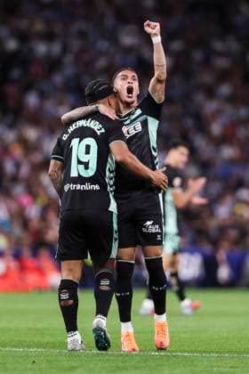 October 5, 2025, Cornella, Barcelona, SPAIN: Cucho Hernandez of Real Betis Balompie celebrates a goal with Antony of Real Betis Balompie during the Spanish league, La Liga EA Sports, football match played between RCD Espanyol and Real Betis Balompie at RCDE Stadium on October 05, 2025 in Cornella, Barcelona, Spain. Cornella SPAIN - ZUMAa181 20251005_zaa_a181_264 Copyright: xJavierxBorregox