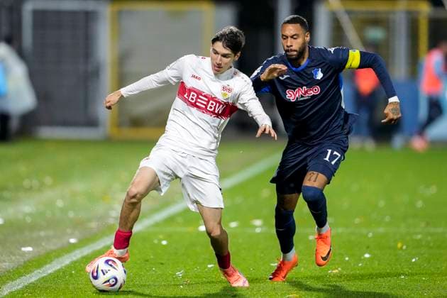 v li Efe Korkut Martin VfB II, 11 , Ruben Reisig TSG II, 17 , duel, duel, tackle, tackling, dynamics, action, action, 05 10 2025, Sinsheim Germany , Football, 3 Liga, TSG 1899 Hoffenheim II VfB Stuttgart II, DFB DFL REGULATIONS PROHIBIT ANY USE OF PHOTOGRAPHS AS IMAGE SEQUENCES AND OR QUASI VIDEO xozx